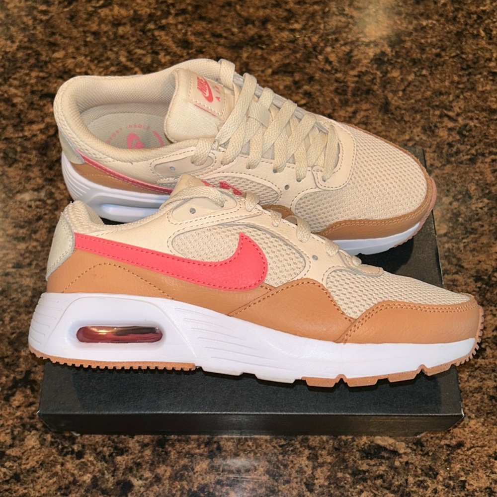 Nike Air Max SC 'Light Cognac Pink Salt' CW4554-200 Women Sz 6. Great Condition.